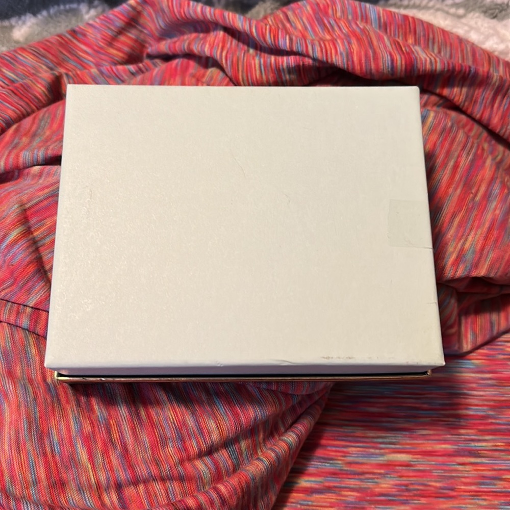 Kate spade gift box - Picture 3 of 9